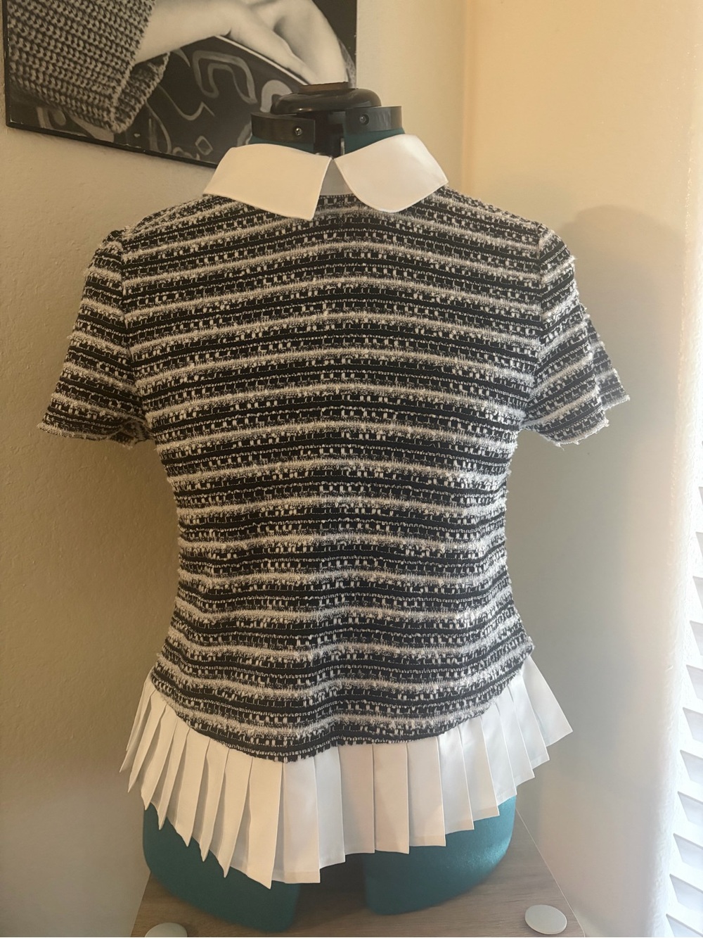 Women's Black & White Textured Short Sleeve Top with Pleated Hem